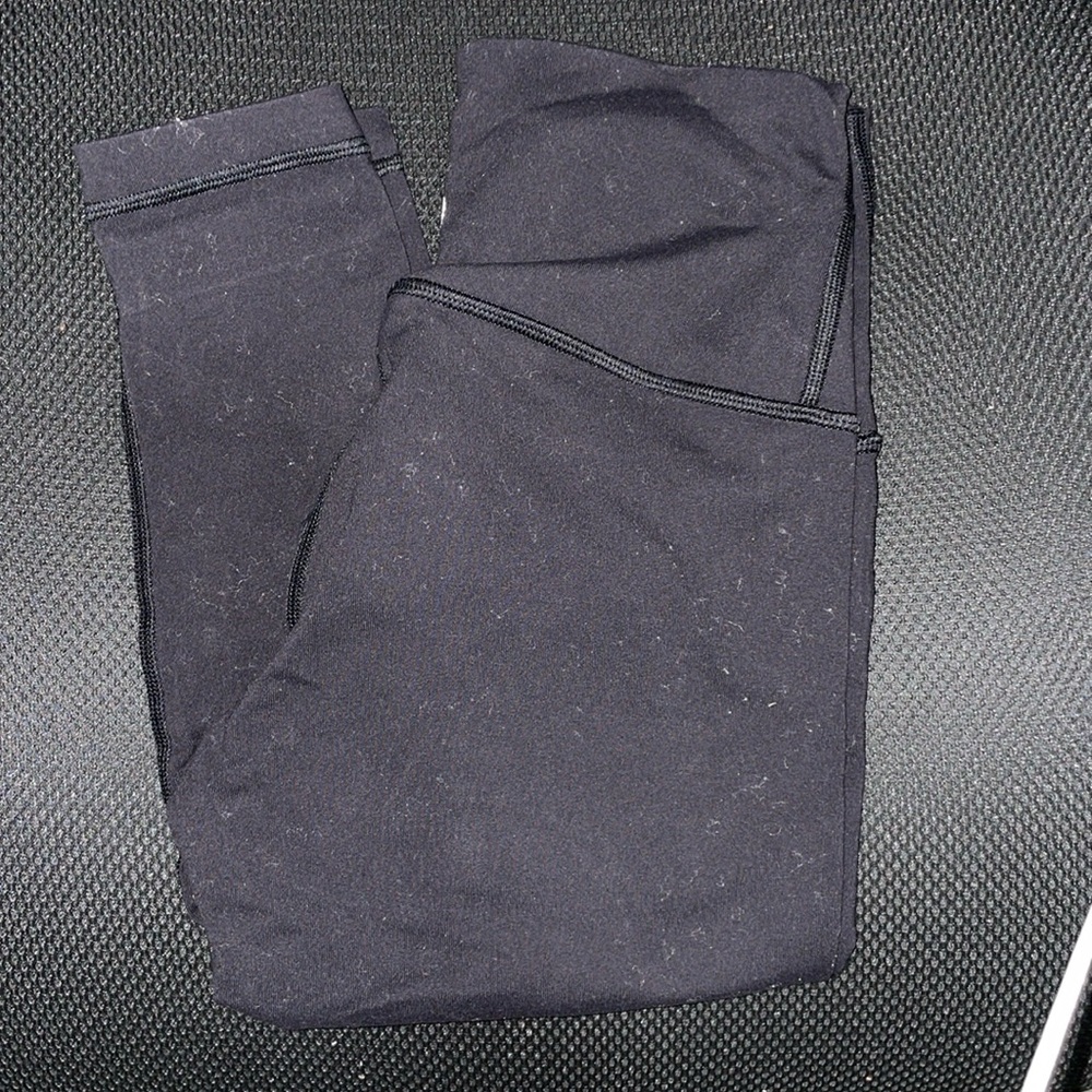 Black Lululemon Cropped Leggings Size 4